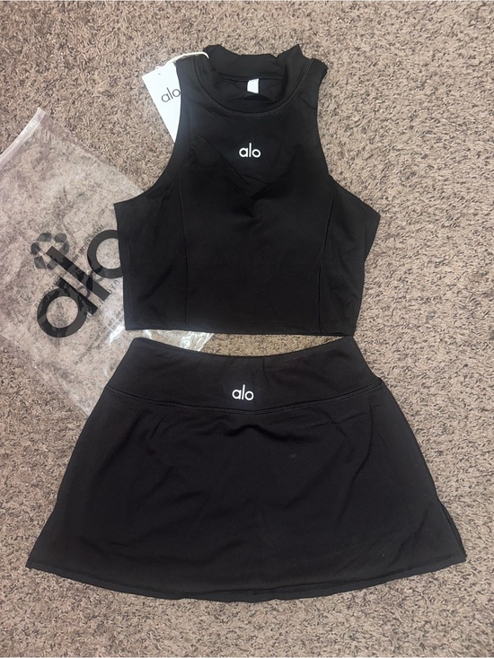 ALO Yoga Dresses & Skirts - ALO Yoga Black Active Skort with Built-In Shorts